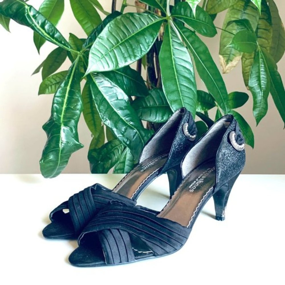 Town Shoes Black Kitten Heels - Size 8